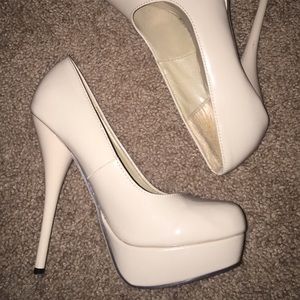 nude heels size 7